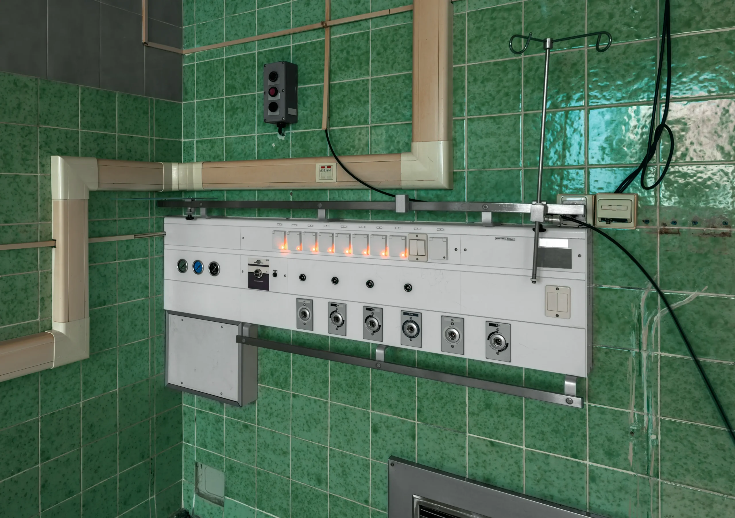 Kitchen dedicated circuits in Queens by Milan Design Construction